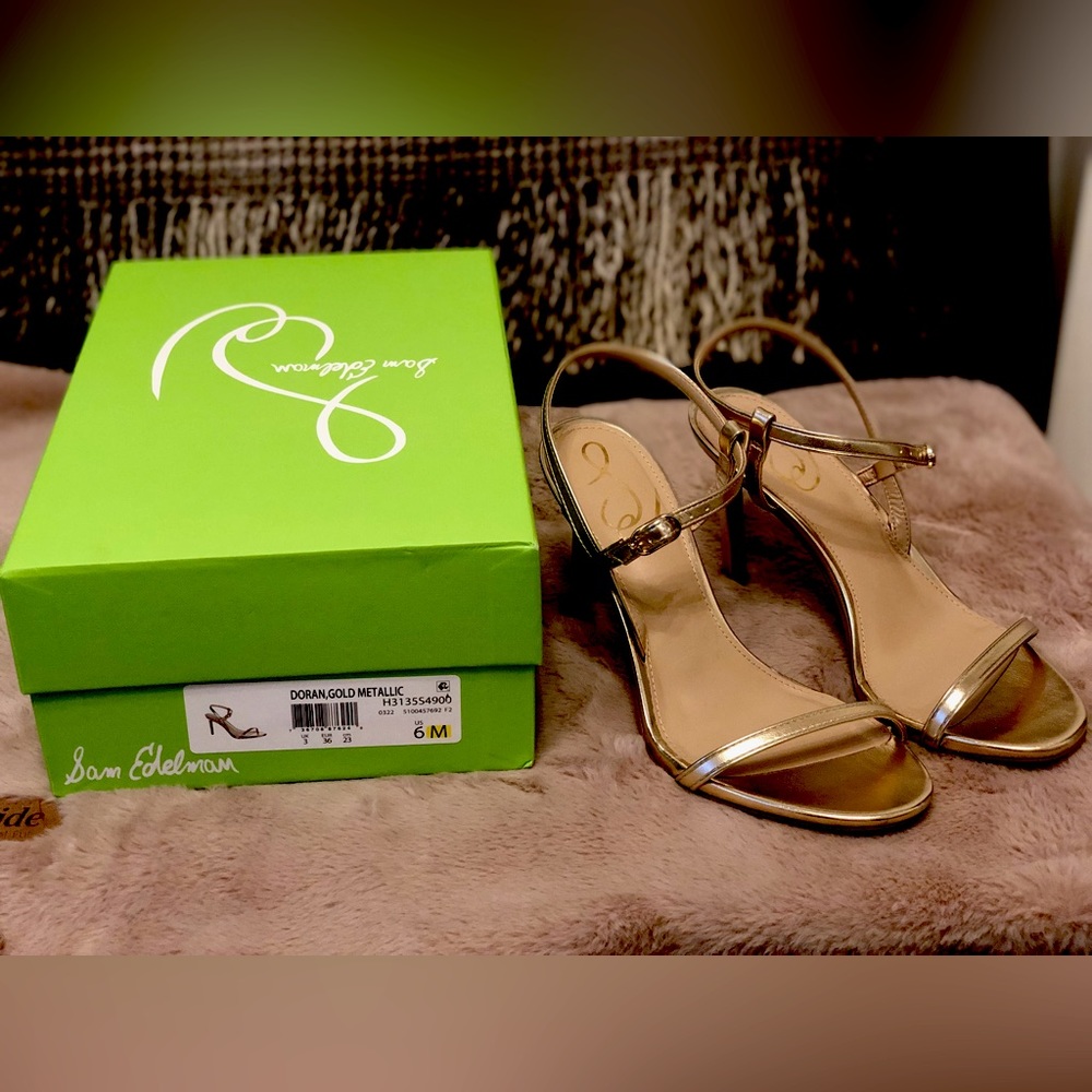 Sam Edelman Strappy Doran Heel in gold. Size 6.